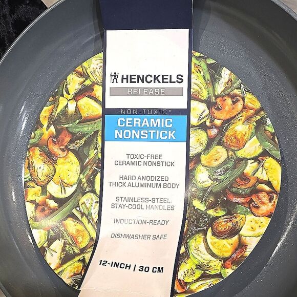 Henckels Release Ceramic Non-Stick 12" Frying Pan - Picture 7 of 8